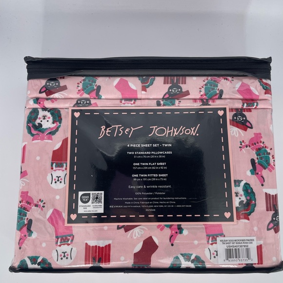 NEW Betsey Johnson Holiday Dogs Pink TWIN Sheet Set 4 Piece Christmas Theme - Picture 2 of 5